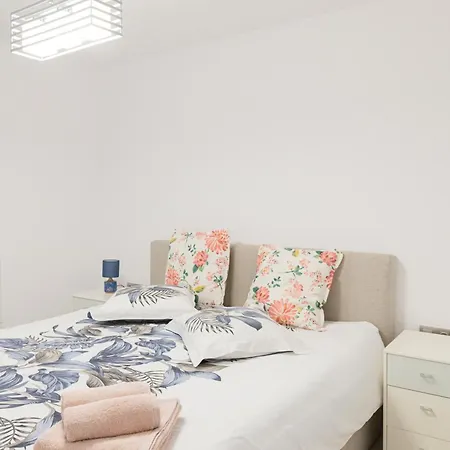 Iki Blue Gigantes, High Speed Free-wifi Lejlighed *